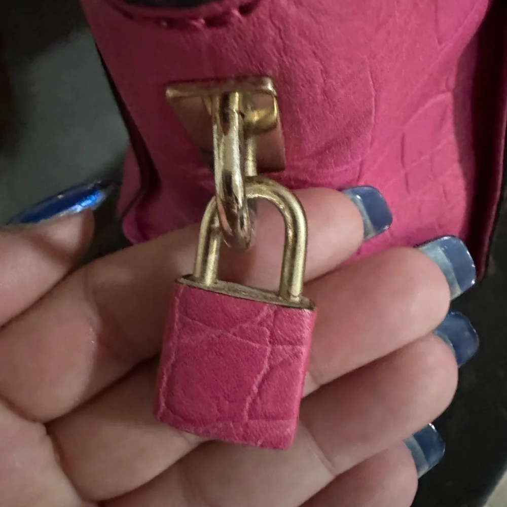 MCM Pink Croc Embossed Leather Zip Satchel 🔐 - Picture 9 of 15